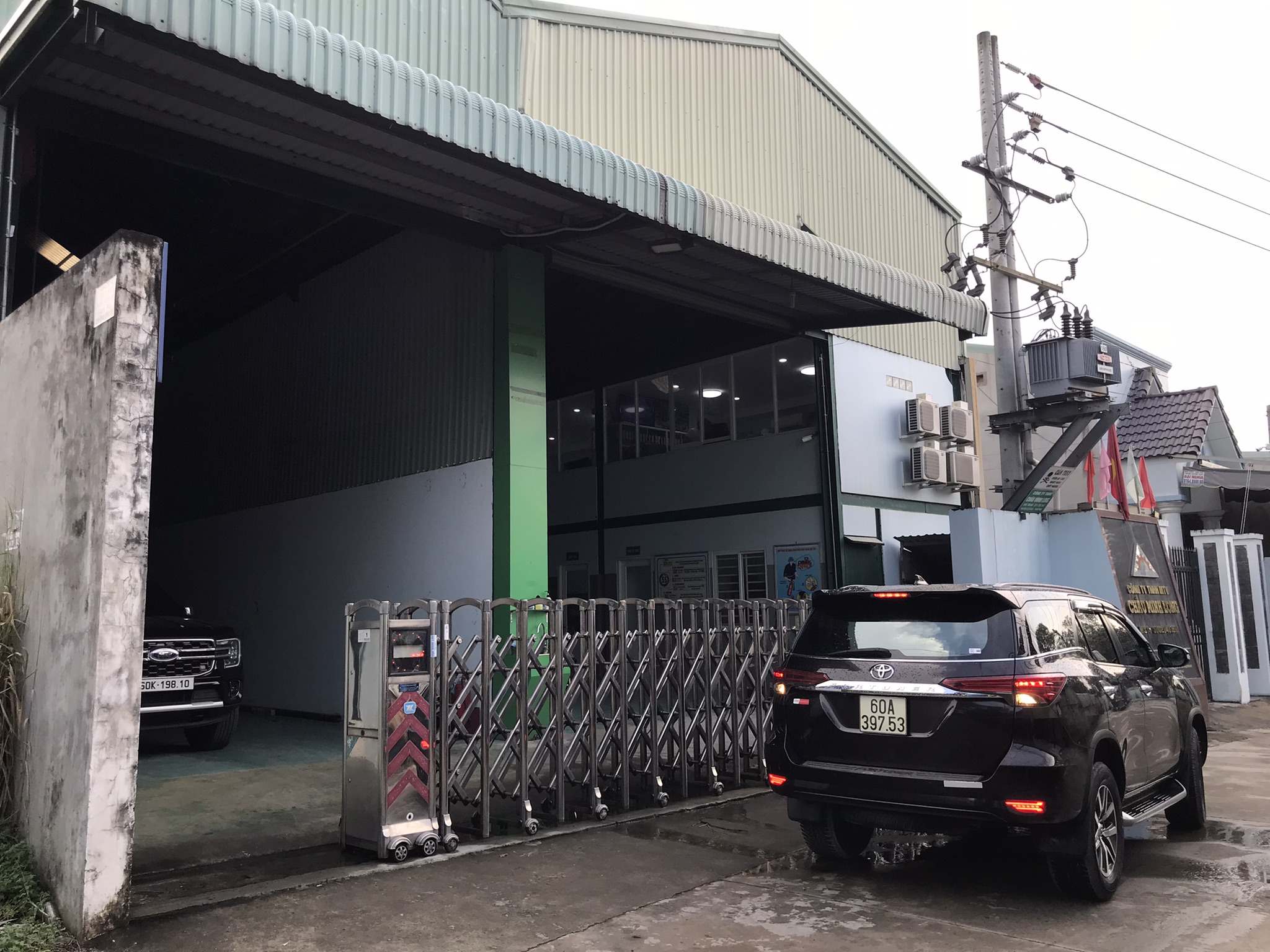 Outside of the company (4)